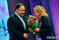 ​Глава Владивостока Игорь Пушкарёв поздравил горожанок с праздником Весны