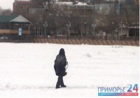 Рыбаки Владивостока игнорируют предупреждения и выходят на лед