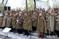 ​В Адмиральском сквере Владивостока поздравили ветеранов и почтили память героев Великой Отечественной войны