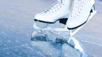 Где покататься на коньках и сыграть в хоккей во Владивостоке