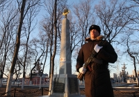 На Корабельной набережной Владивостока открыли памятник погибшим воинам-тихоокеанцам