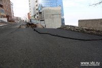 На улице Станюковича во Владивостоке продолжаются восстановительные работы