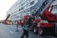 Из загоревшегося дома рядом с владивостокским СИЗО спасли 56 человек