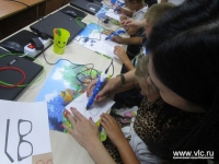 Дети Владивостока осваивают 3D-ручки на бесплатных занятиях