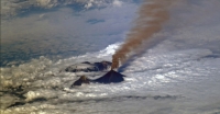 Российский космонавт поделился фотографиями извержения вулкана Ключевская сопка