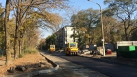 На улице Кутузова во Владивостоке укладывают новое асфальтобетонное покрытие
