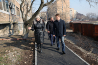 И.о. главы Владивостока Алексей Литвинов проинспектировал работы по благоустройству дворовых территорий