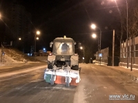 Владивосток очищают от снега