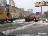 Во Владивостоке  убирают снег