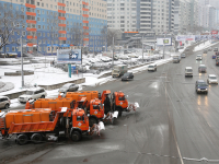 Дороги Владивостока обработали реагентами