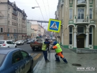Дорожные знаки Владивостока приводят в порядок