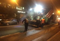250 тонн асфальта уложили ночью на улице Светланской