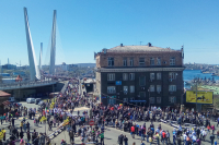 Люки с изображением Золотого моста украсят дороги