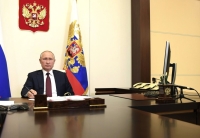 Путин бросил ручку на стол во время совещания (ВИДЕО)