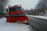 Примавтодор чистит дороги от снега