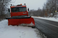 Снегоуборочная техника вышла на приморские дороги