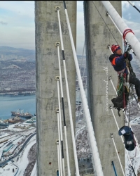 Снято 890 тонн льда: мост на Русский остров закрыт до 30 ноября