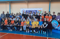 Олимпийские чемпионы вручили новый инвентарь спортивным школам Приморья