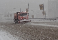 ​Снег во Владивостоке сегодня будут убирать, пока метёт метель
