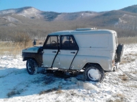 Автомобиль с тремя рыбаками ушел под лед в Приморье
