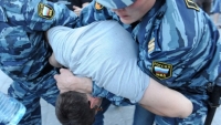 Побег Беспалова: массовые полицейские проверки доходят до абсурда