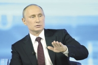 ​Путин лишил на полгода части зарплаты всех, начиная с себя