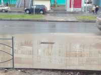 Старые люки и решетки на дорогах Владивостока меняют на новые