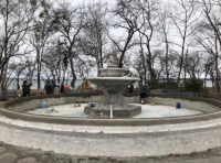 Любимый парк жителей Владивостока готовят к летнему сезону (ФОТО)