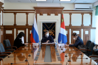 Олег Кожемяко поручил усилить контроль за соблюдением противоэпидемических мер в Приморье