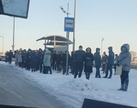 Многокилометровые пробки и переполненные автобусы во Владивостоке