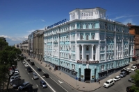 Банк супруги Дарькина меняет вывеску