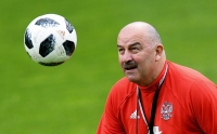 Черчесов уволен с поста главного тренера сборной России